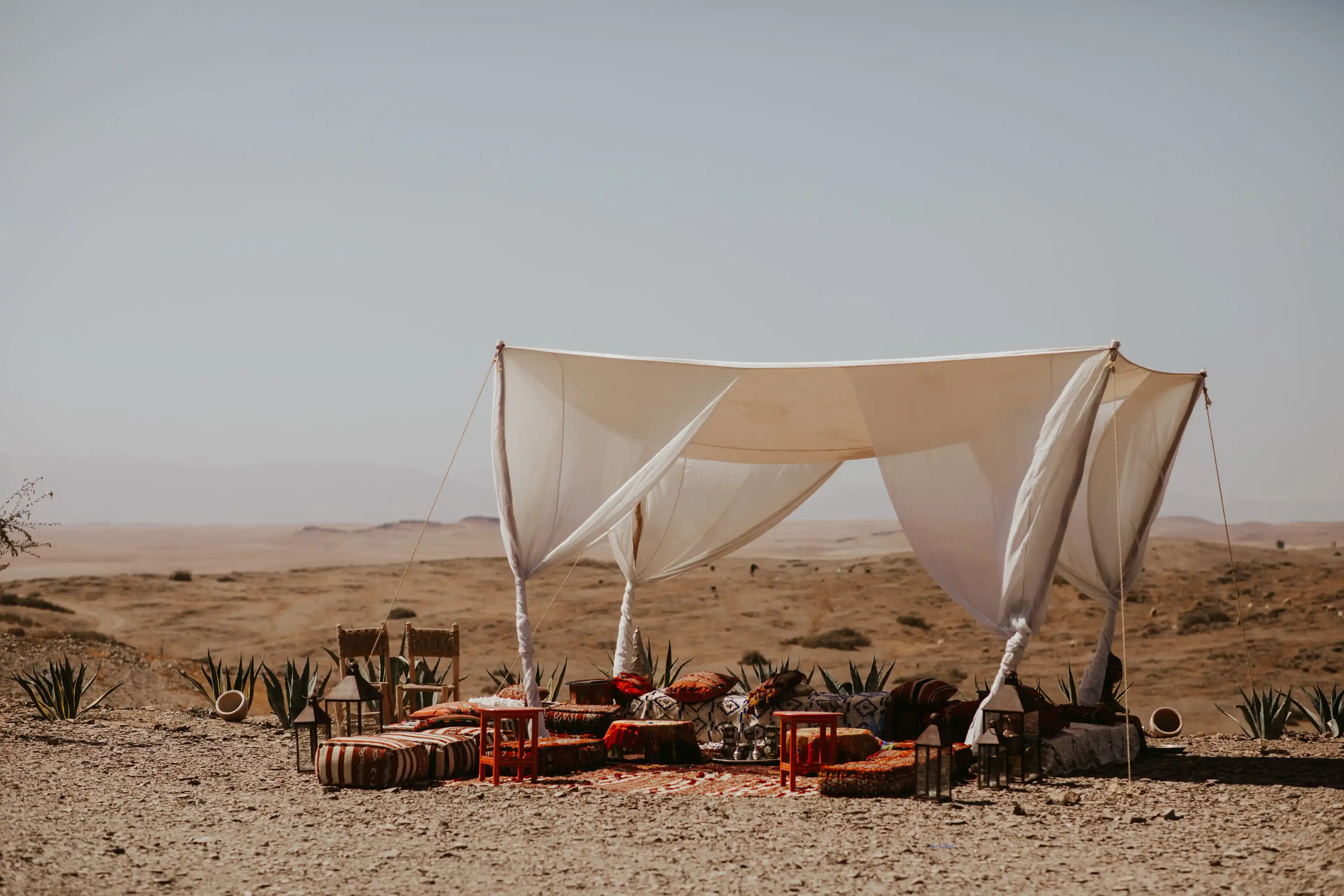 Tente traditionnelle dans le désert d'Agafay, Marrakech